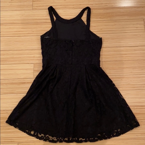 Black lace dress - Picture 4 of 4